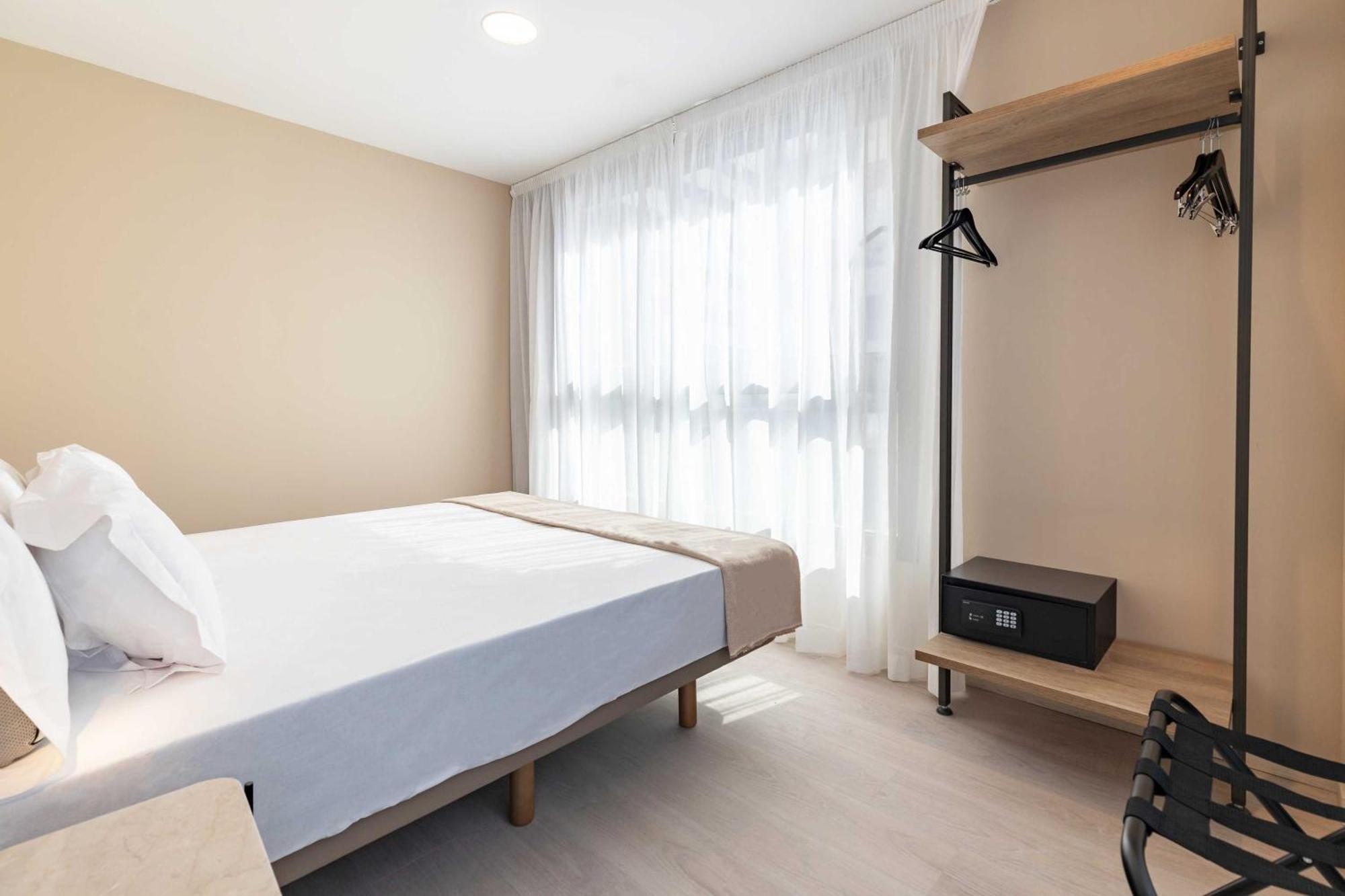 Hq Arena Hotel Valencia Exteriör bild
