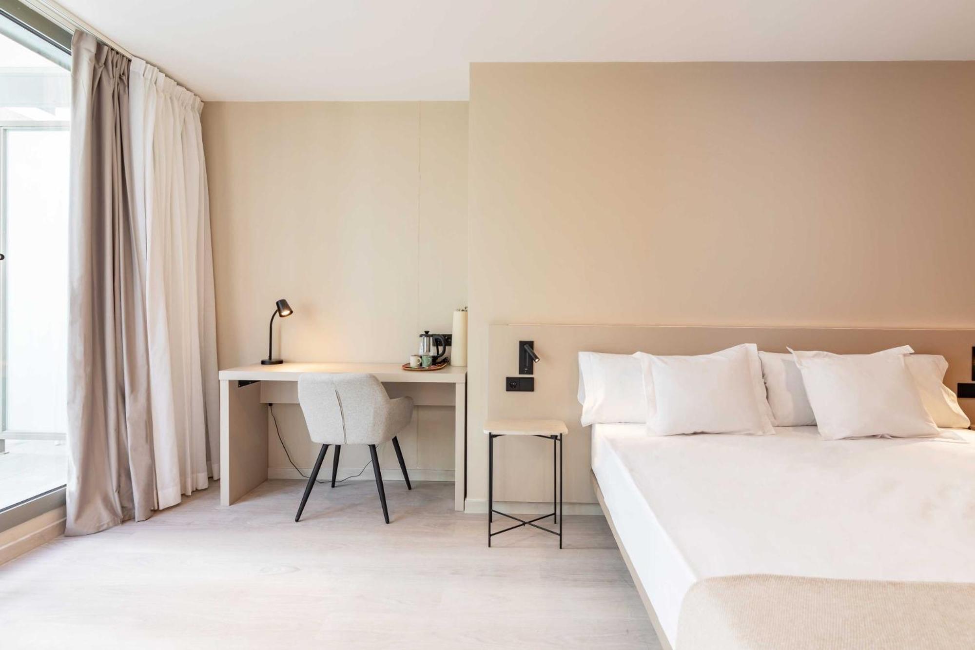 Hq Arena Hotel Valencia Exteriör bild
