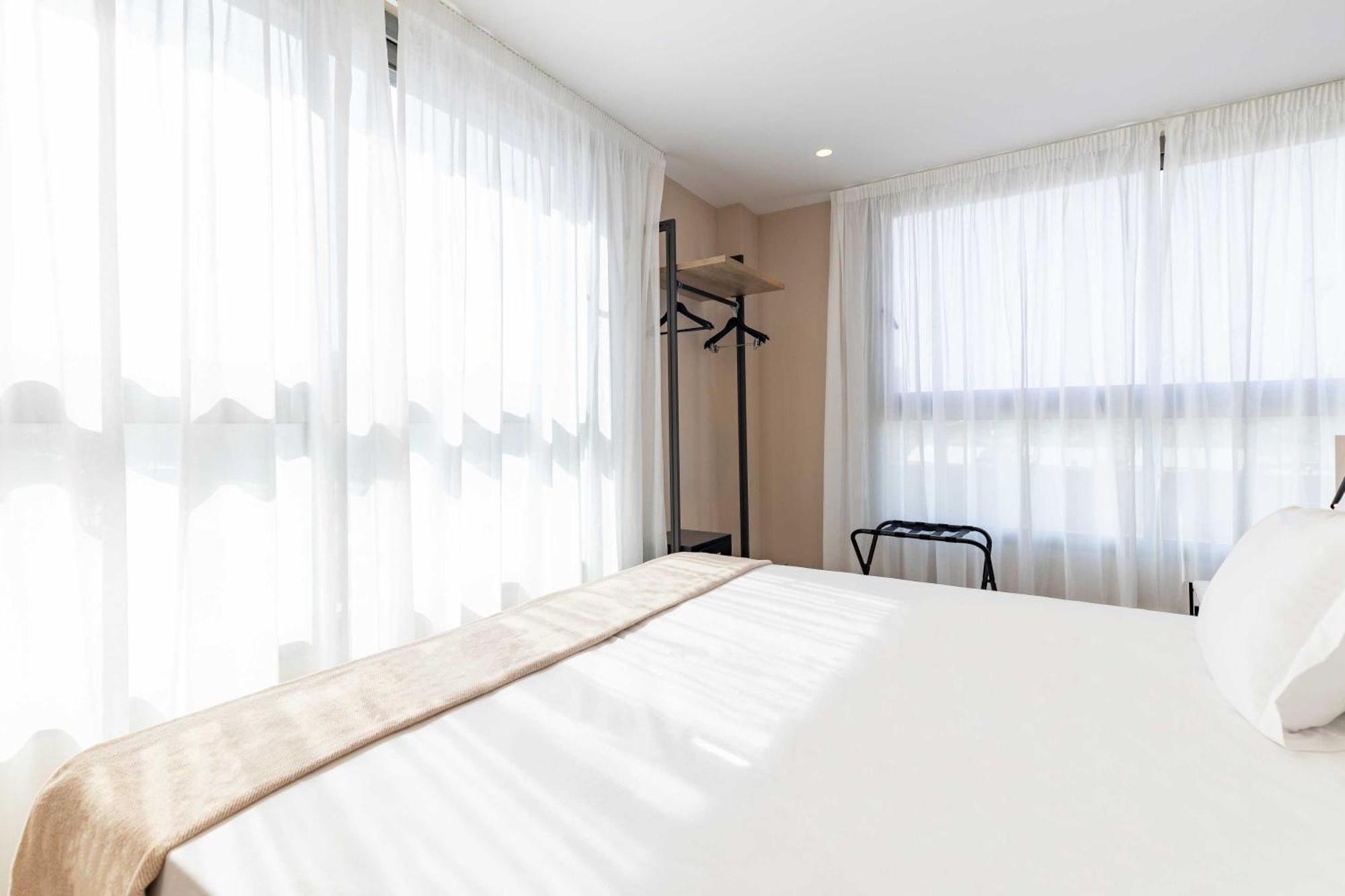 Hq Arena Hotel Valencia Exteriör bild