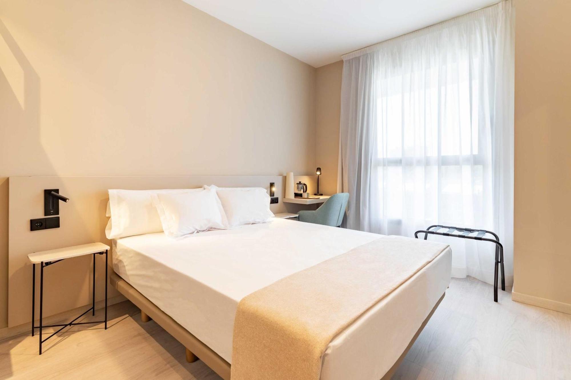 Hq Arena Hotel Valencia Exteriör bild