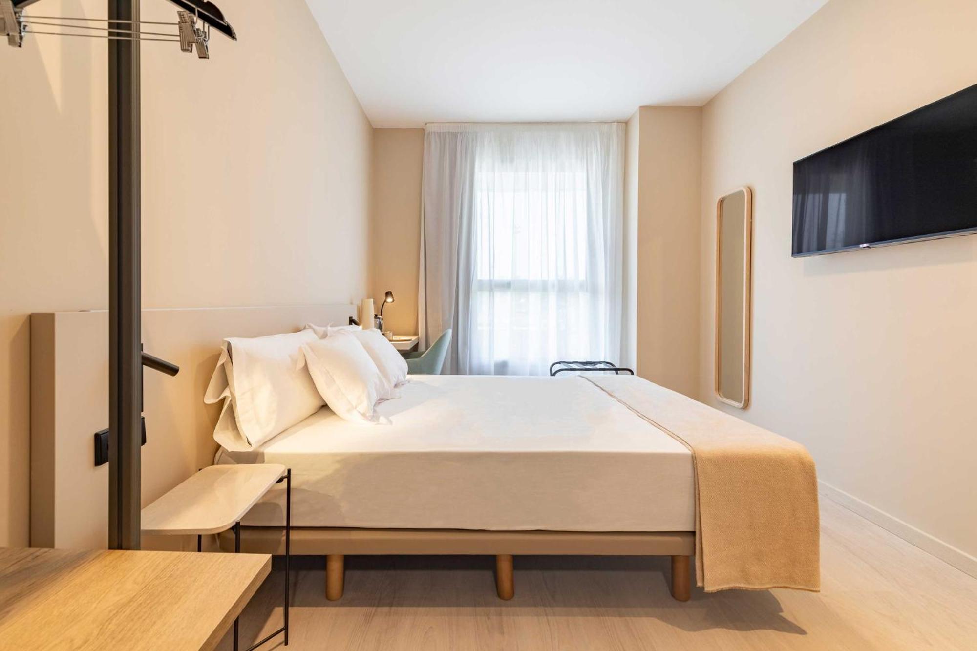Hq Arena Hotel Valencia Exteriör bild